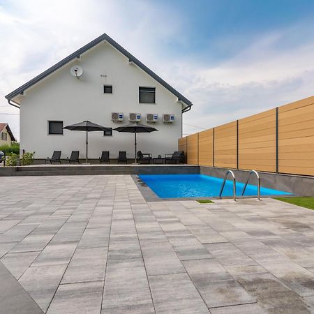 סלוניי Apartments & Room Forest מראה חיצוני תמונה