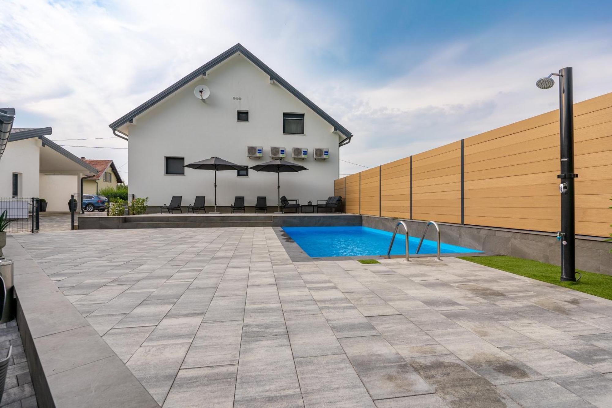 סלוניי Apartments & Room Forest מראה חיצוני תמונה