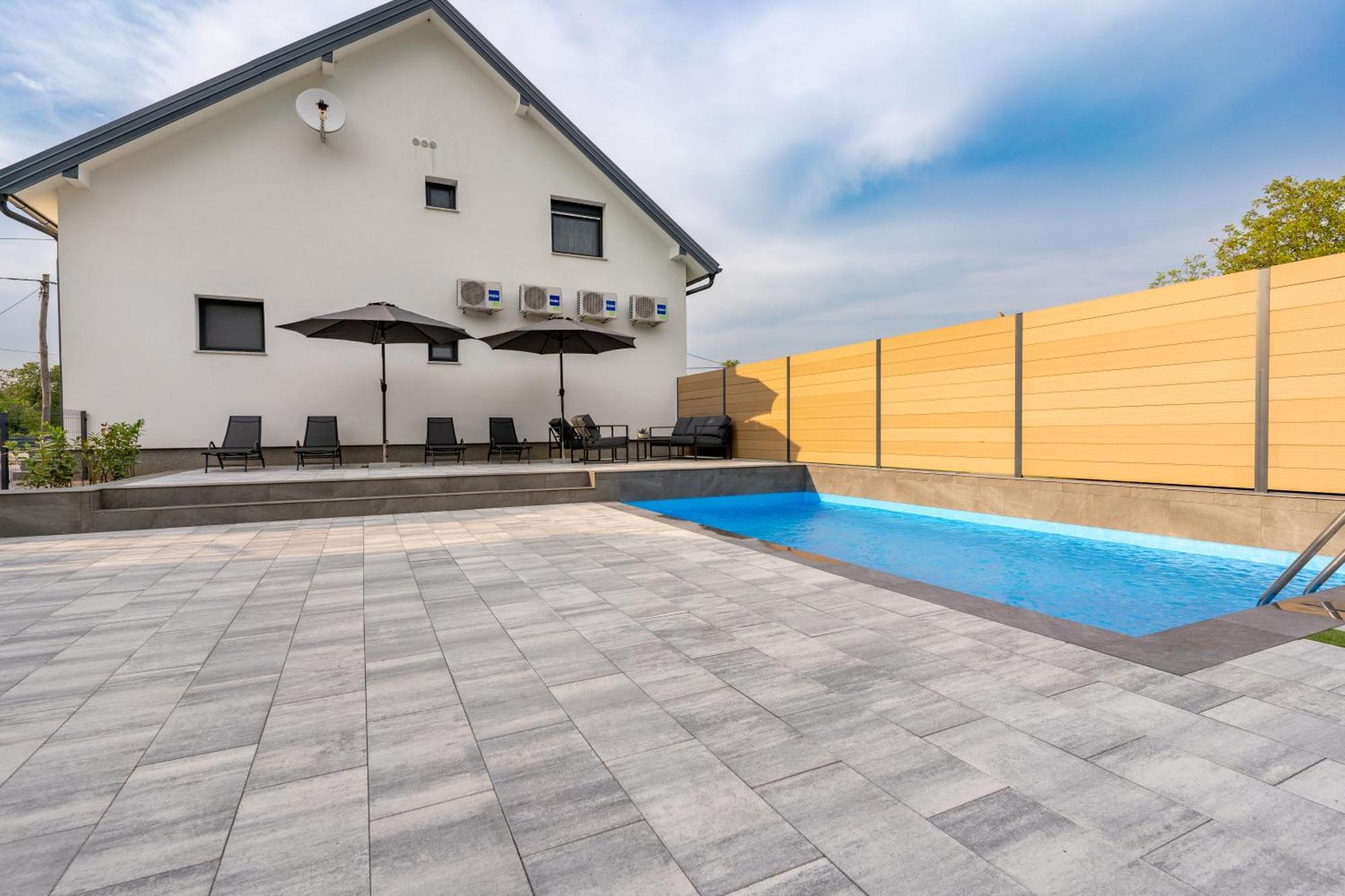 סלוניי Apartments & Room Forest מראה חיצוני תמונה