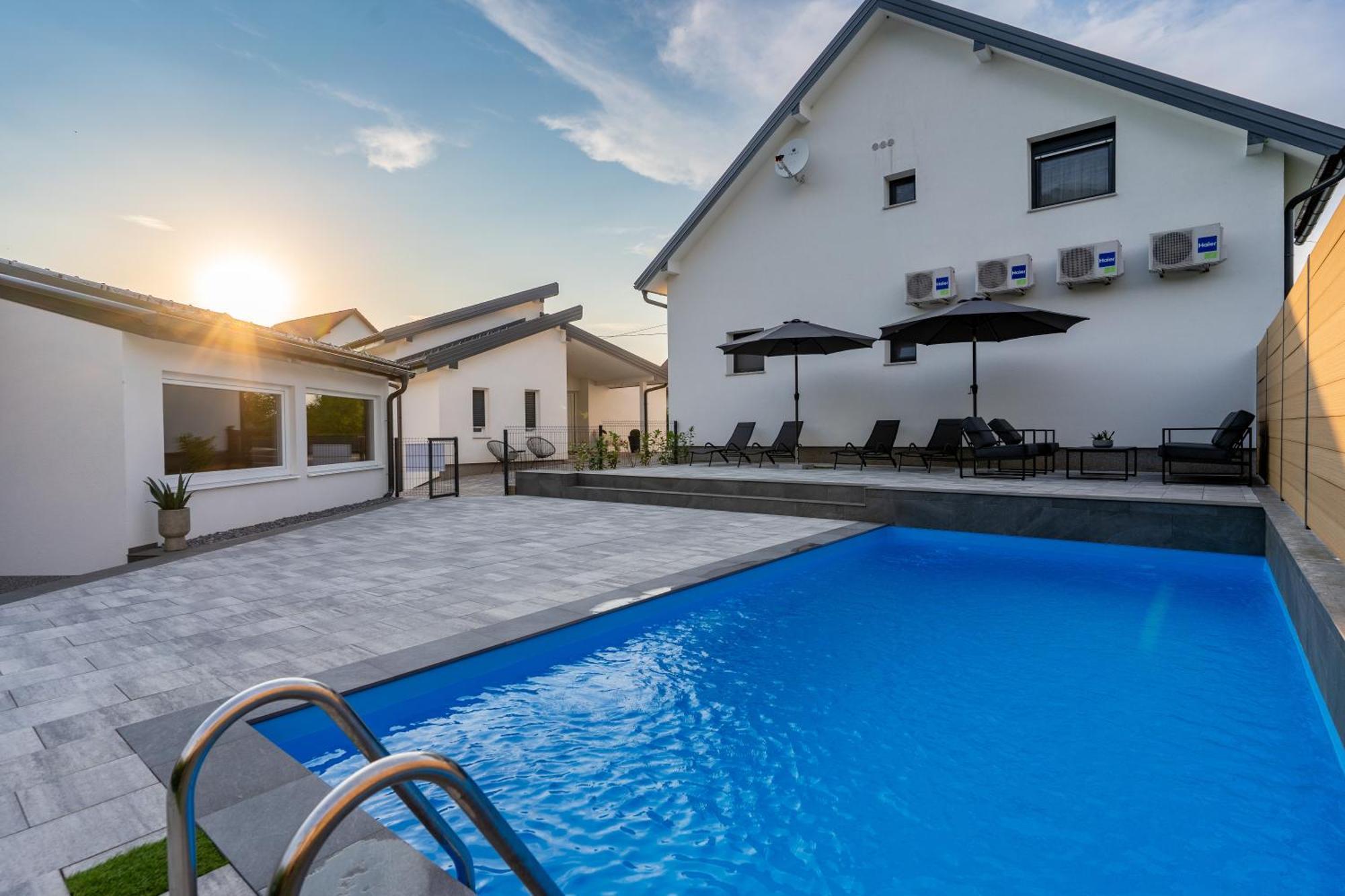 סלוניי Apartments & Room Forest מראה חיצוני תמונה